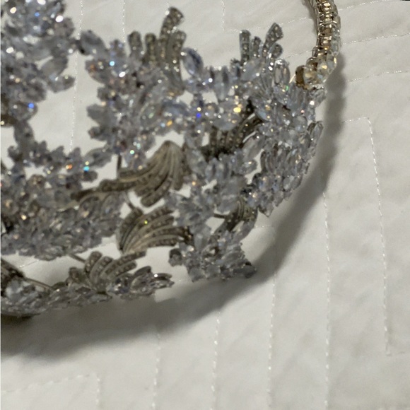 Tiara - Picture 3 of 6